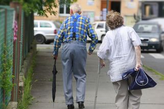 Část budoucích důchodců čekají zlé časy, přiznává ministerstvo - Novinky