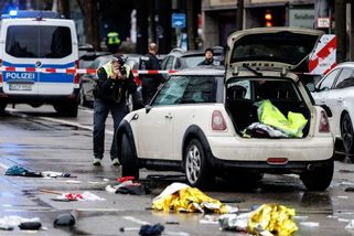 V Mnichově vjel Afghánec úmyslně do davu demonstrantů. Zemřela žena, mezi 28 zraněnými jsou děti - Novinky