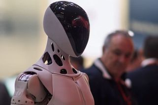 Proč Muskův robot nikdy nenahradí člověka? Rodney Brooks odhalil zásadní chybu v jeho vývoji