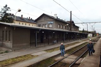 Nová tříkolejka. SŽ začala hledat projektanta pro modernizaci tratě Kolín - Nymburk, včetně Libické spojky - Zdopravy.cz