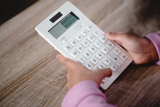 Jak bude vypadat váš důchod, když jste celý život pracovali za minimální mzdu