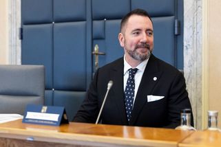 Ministr Červený po zvolení převedl rodinný dům na svou manželku, ten nepřiznal - Seznam Zprávy