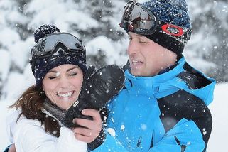 Je libo toustík za 2 tisíce? Kate a William si užili radovánky v luxusním zimním středisku