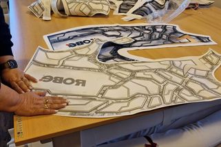 Kombinézy jsou výkladní skříň, říkají manželé z Pardubicka, kteří oblékají Ledeckou i Zabystřana - Novinky