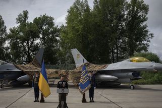 Ukrajina dostala první západní stíhačky F-16. Zelenskyj chce další - Seznam Zprávy