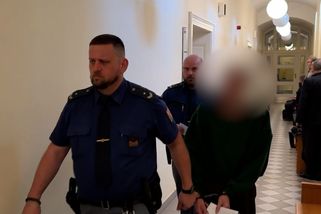 Syna živili do svých devadesáti let. Místo vděku je bil pánví i holí. Skončí ve vězení - Novinky