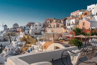 Nejdřív měli na Santorini s turisty problém, teď kvůli zemětřesení doufají v jejich návrat - Novinky
