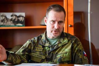 Řehka pro Publico: K rozložení NATO nemusí Rusko obsadit půl Evropy