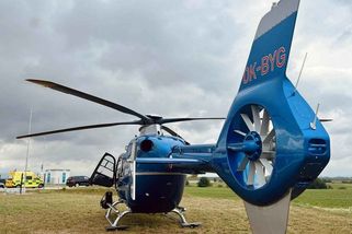 Svázaného muže s pytlem přes hlavu nacpali do auta. Inscenovaný únos v Plzni spustil policejní manévry - Novinky