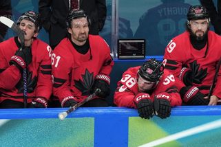 Generální manažer, gólman, televize... Stříbro je málo, Kanada hledá viníka - Sport.cz