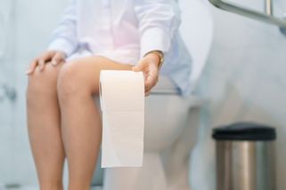 Nebezpečí, které poznáte z toaletního papíru? Nejen hemoroidy! - Proženy.cz