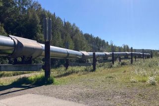 ONLINE: Nákladná a dlouhá stavba. Státy Arabského poloostrova se chtějí potrubím vyhnout Hormuzu