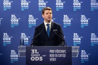 Parkovačku zdarma mělo i auto, které vozí poslance Skopečka. Říká, že to nevěděl - Seznam Zprávy