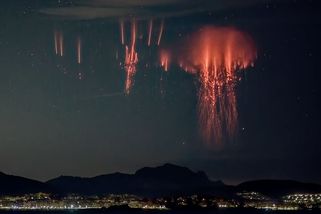 Fotografovi ve Francii se podařilo zachytit rudé skřítky nad Jadranem - Novinky