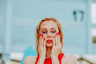 „Češky nemají vkus a naši muži by o ně nezavadili pohledem,“ píše Ukrajinka prchající před válkou