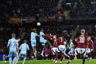 Souarého penalta může stát český fotbal miliardu - Médium.cz