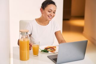 Stravenkový paušál se neosvědčil restauratérům ani firmám - Novinky