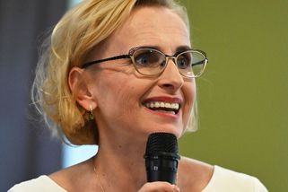 Komunistka Konečná se chlubí hercem, kterého ulovila do Stačilo! Její filmovou hvězdu ale nikdo nezná