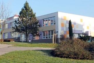 Základka na Blanensku přišla o úspory. Falešný policista vysál z účtu 10 milionů - Novinky