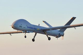 FPV a MALE drony v současných konfliktech: poučení z Ukrajiny a izraelské zkušenosti z Íránu