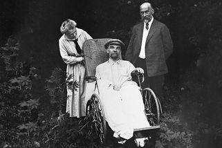 Poslední dny Lenina: Stalin ho izoloval od světa a jeho ženě sprostě nadával. Pak z něj udělal mumii