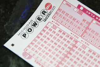Hráčka z Michiganu požádala umělou inteligenci o čísla do loterie. Vyhrála přes dva miliony - Novinky