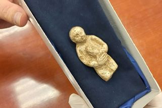 Žena na Liberecku našla při práci na zahradě sošku Ježíška z 15. století - Novinky