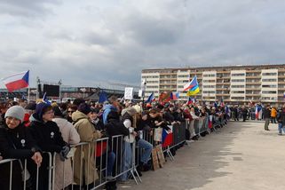 „Eroze demokracie a ruské zákony.“ Zahraniční médi...