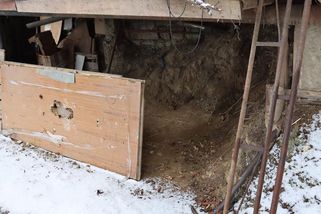 Dvojice na Náchodsku unesla muže. Informace z něj chtěli získat použitím kyseliny - Novinky