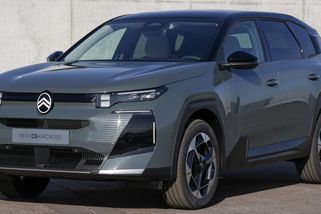 Zapomeňte na drahá SUV. Francouzi postavili obra s kufrem 651 litrů a dojezdem 950 km na nádrž. Konkurenci překoná už v základu