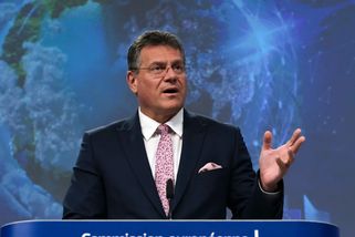 Čína o parník napřed? Její výroba se rovná EU a USA dohromady, říká Komise a chce měnit WTO - Echo24.cz