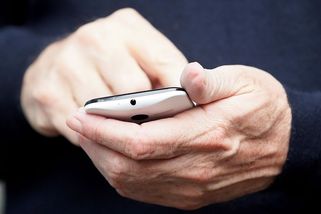 Operátoři reagují na íránskou odvetu, rozdávají lidem data zadarmo - Novinky