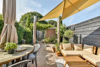 Pergolám na zahradě už dávno odzvonilo. Nový trend pro rok 2026 je mnohem praktičtější a hezčí