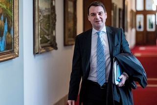 Rozpočtová otočka Motoristů: Schodek Fialovy vlády vadil, s Babišem ho ještě prohloubili - Novinky