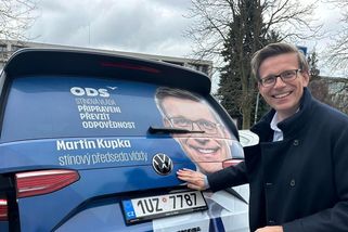 „Vláda“ ODS vyrazila v bílých teniskách do rajónu „zběha“. Vytáhla i nečekaná témata