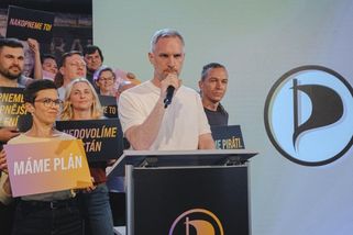 Piráti namíchali drink Abstinent Zdeněk a vydali se na hon za voliči ANO - Seznam Zprávy