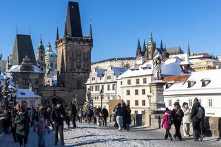 Méně piva, víc vysoké kultury i miliard. Praha přepisuje turistický příběh - Seznam Zprávy