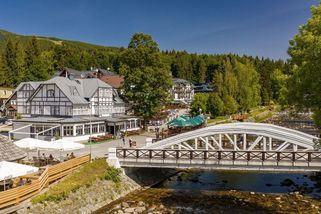 Turisté riskují životy na Bílém mostě ve Špindlerově Mlýně. Město chystá zátarasy - Novinky