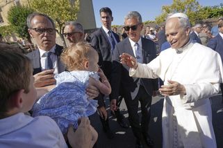Lev XIV. si v letní papežské rezidenci u Říma nechal postavit tenisový kurt - Novinky