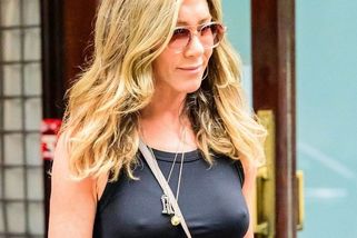 Bradavky Jennifer Aniston dráždí nejen jejího nového přítele