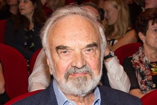 Zdeněk svěrák slaví 90 let: Kolegyně mu úplně zamotala hlavu, málem přišel o rodinu!