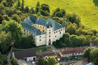 Zámek Hrubý Rohozec ukáže všechny skvosty i přesto, že je soud vrátil dědičce rodu Walderode - Novinky