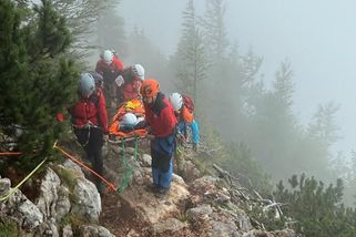 Jednadvacetiletá Češka nezvládla v rakouských Alpách túru po lezecké trase. Záchrana trvala šest hodin - Novinky