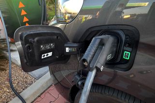 Provozování elektromobilu není zimě tak jednoduché, jako u vozu se spalovacím motorem - Autaprozeny.cz