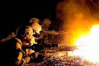 Americkým jednotkám hrozí v Íránu masakr. Trump však trvá na invazi