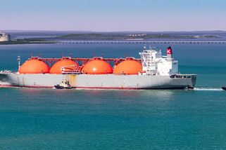 Americké tankery místo ruských trubek. Česko se připoutává k plynu z USA