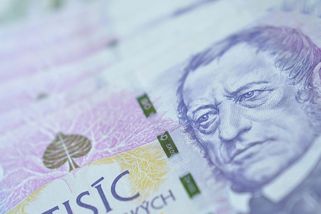 Šest rohlíků platit dvoutisícovkou? To jako vážně? - Médium.cz