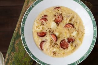 Valašská kyselica je regionálním zázrakem: Léčí z kocoviny, zasytí a zahřeje. Navíc je snadná na přípravu a skvěle chutná