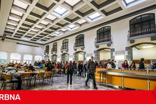 Některé pražské vysoké školy zdražily kvůli přesunu dotací jídlo v menzách