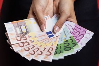 Bulhaři přechází na euro a nyní varují Čechy. Na tohle podle expertů můžeme draze doplatit - Médium.cz